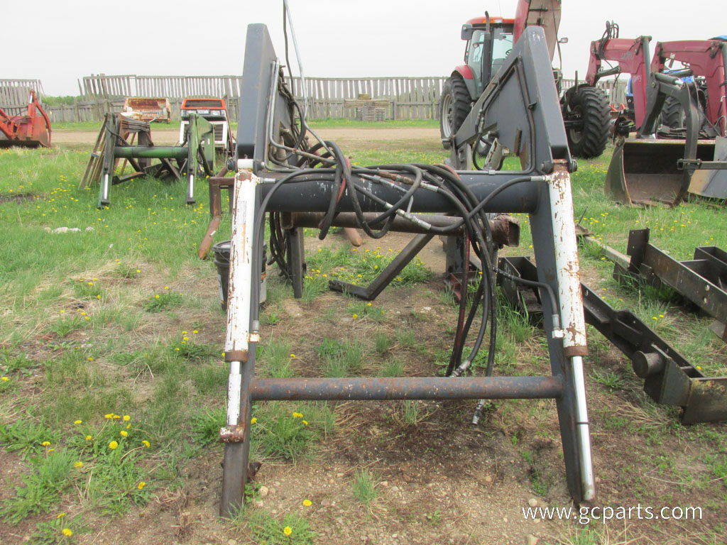 LOADER W/ BALE SPEAR